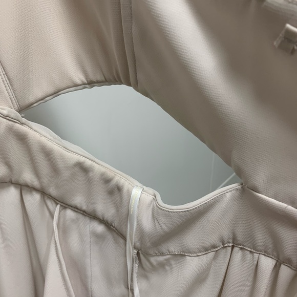 NWT BCBG Cutout Dress Size 4 Cream - Picture 5 of 15